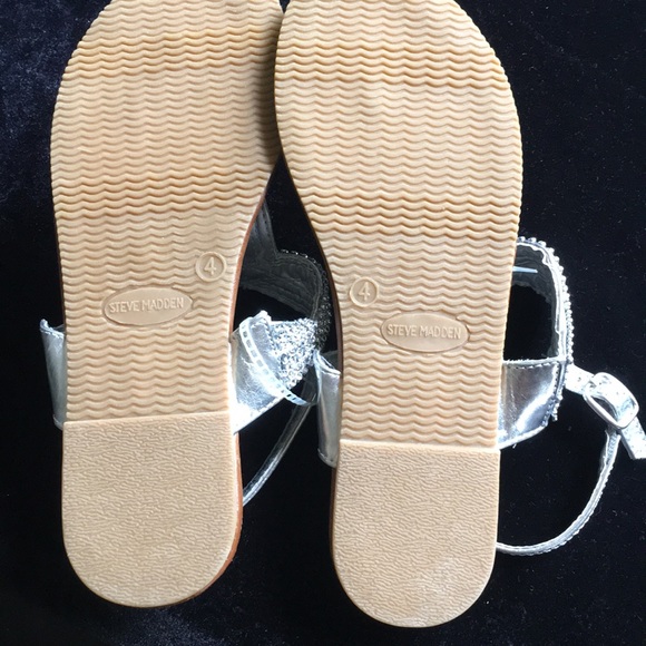 NEW 🌸 Steve Madden 🌸 silver sandals - Picture 3 of 6
